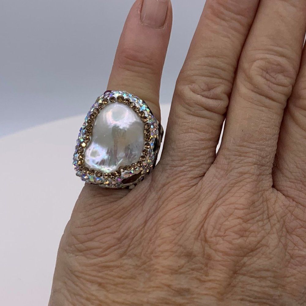 Ring, NWOT, real baroque pearl, high grade crystals, impressive statement size